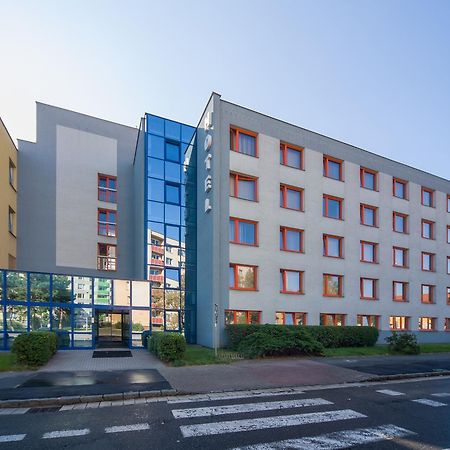 Hotel Arnost Garni ปาร์ดูบิตเซ ภายนอก รูปภาพ