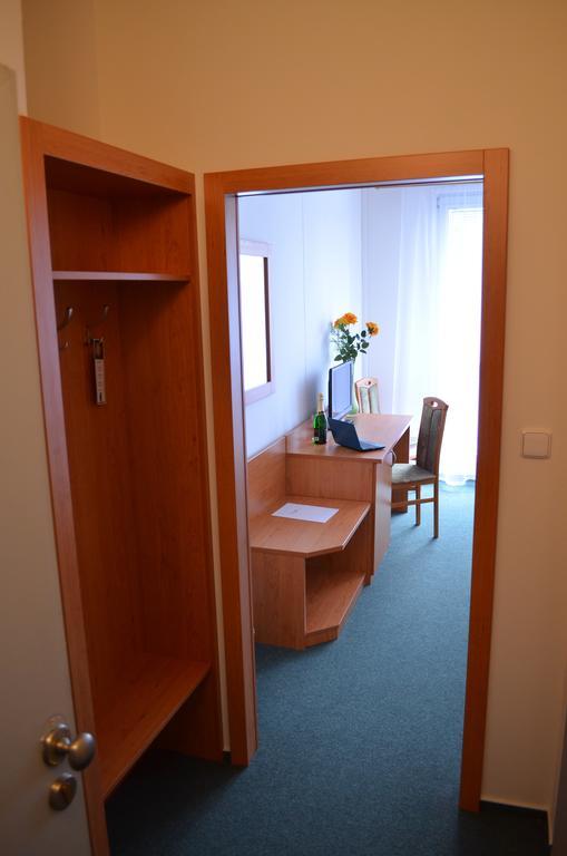 Hotel Arnost Garni ปาร์ดูบิตเซ ห้อง รูปภาพ